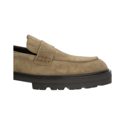 H673 Slip-On Loafers