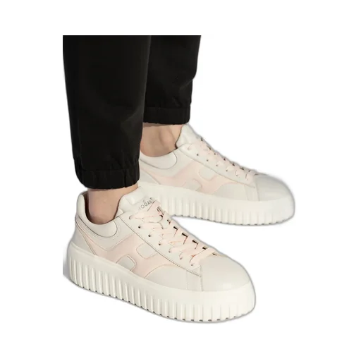 Round-Head Sneakers