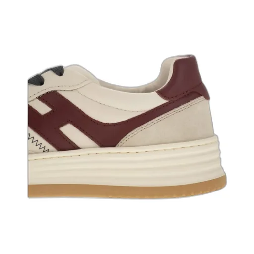 H630 Low-Top Sneakers