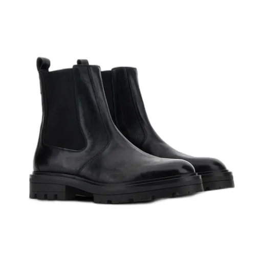 H673 Round-Toe Chelsea Boots