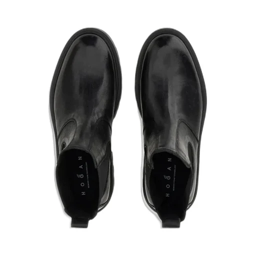 H673 Round-Toe Chelsea Boots