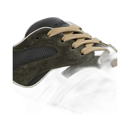 H665 Low-Top Sneakers