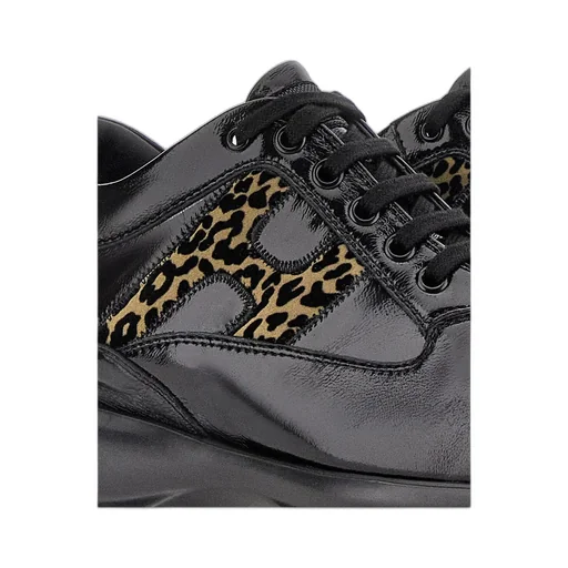 Logo Patch Low-Top Sneakers