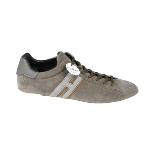 H580 Lace-Up Sneakers