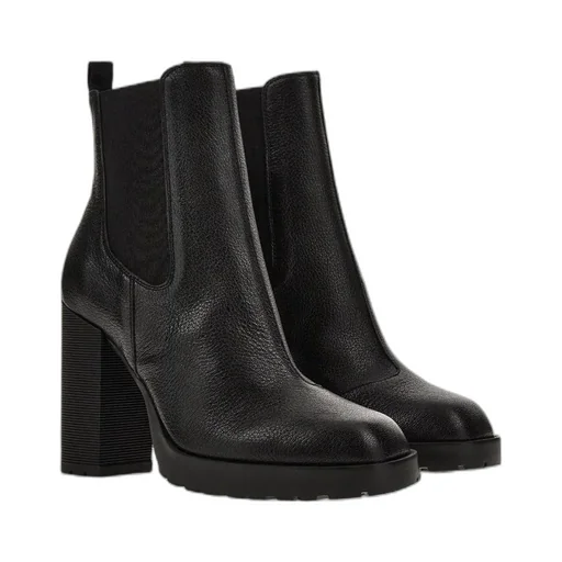 Chelsea Pointed-Toe Boots