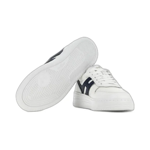 H630 Low-Top Sneakers