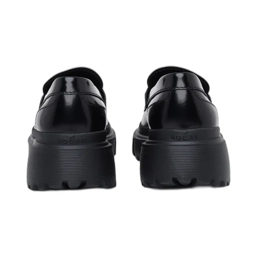 Logo Plaque Round-Toe Loafers