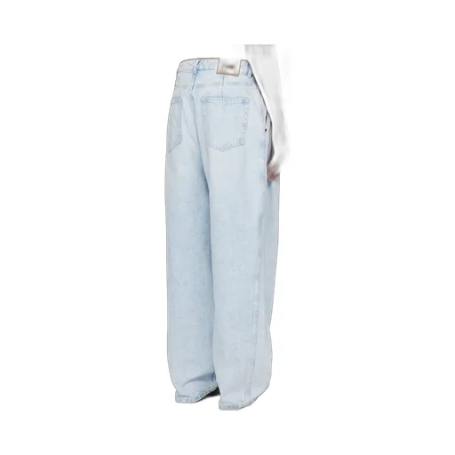 Pleated Jeans