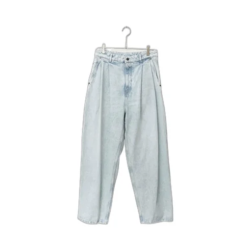 Pleated Jeans