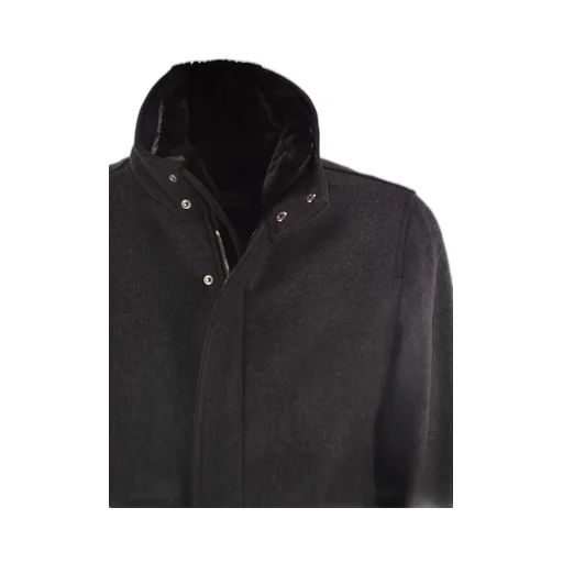 Coat With Detachable Collar