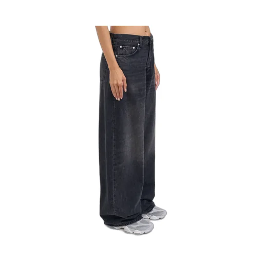Wide-Leg Jeans
