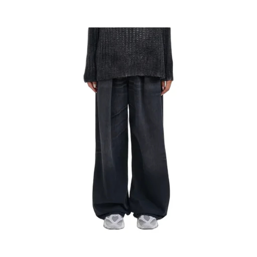 Wide-Leg Jeans