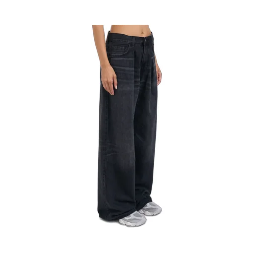 Wide-Leg Jeans