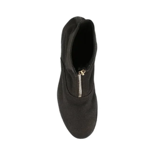 210Bp Front Zipper And Bare Boots