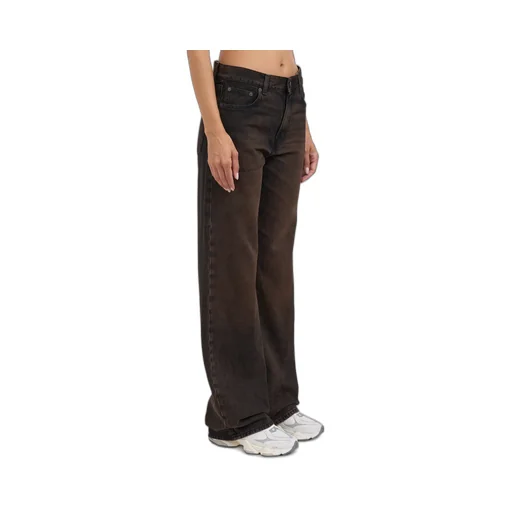Wide-Leg Jeans