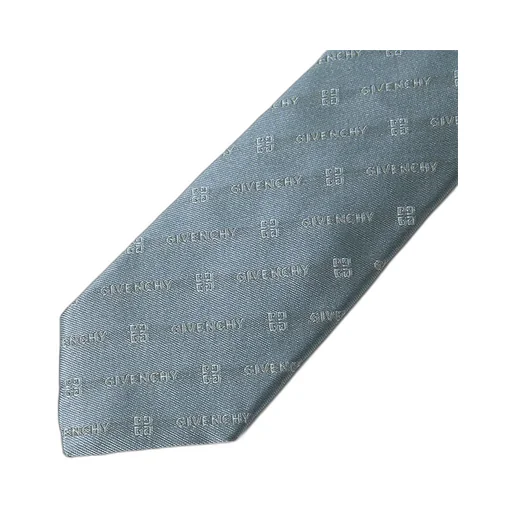 Pointed Tie
