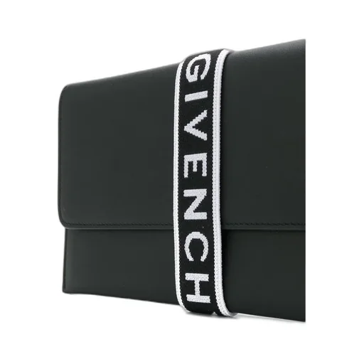 4G Flap Pouch With Wristlet