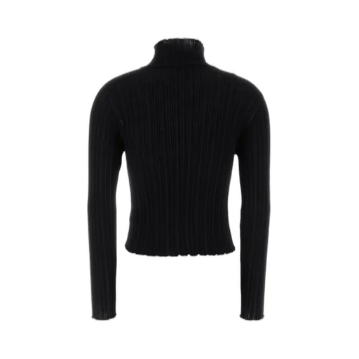 Asymmetric Knitwear