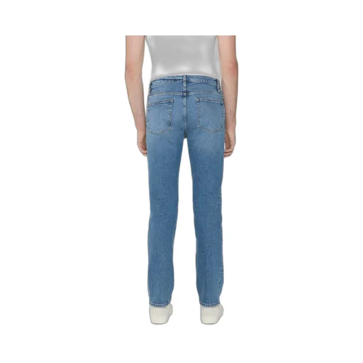 Straight Jeans