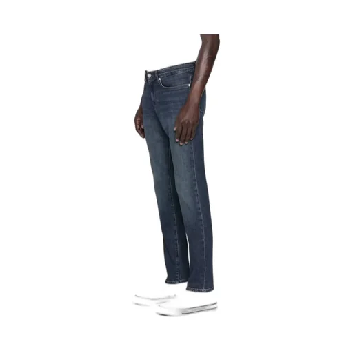 Belt-Loop Jeans