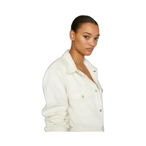 Long-Sleeved Buttoned Shirt