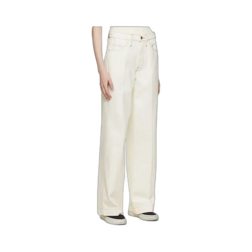 Wide-Legged Jeans