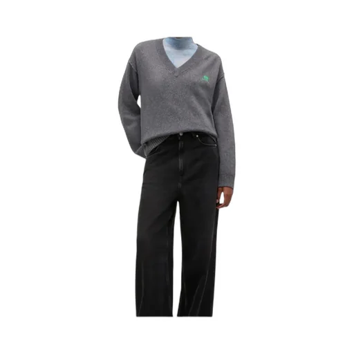 V-Neck Jumper