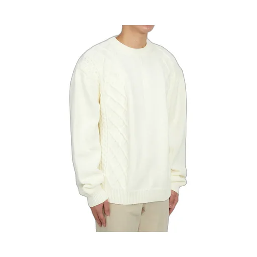 Round-Neck And Long-Sleeved Sweater