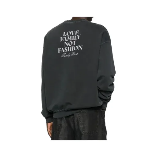 Long-Sleeved Crew Neck Sweatshirt