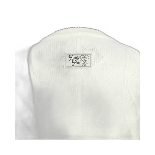 Round-Neck And Long-Sleeved Sweater
