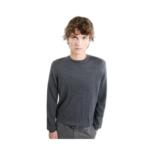 Long-Sleeved Round-Neck Jumper