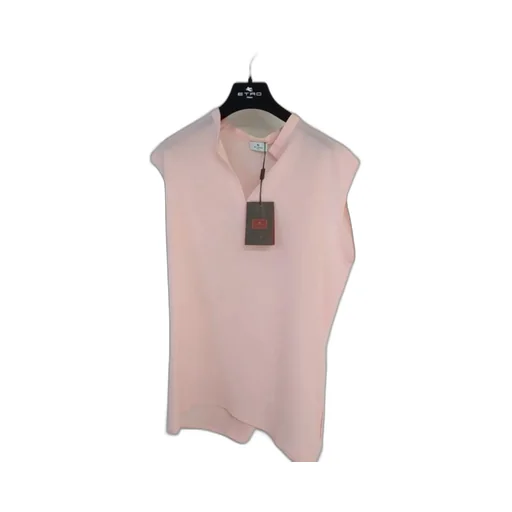 Sleeveless Blouse
