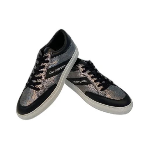 Logo Details Casual Sneakers