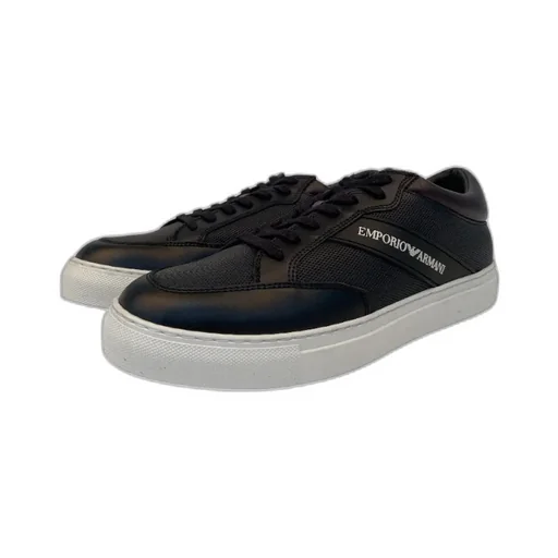 Logo Details Casual Sneakers