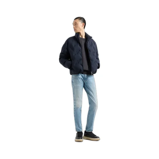 J06 Whiskering Effect Jeans