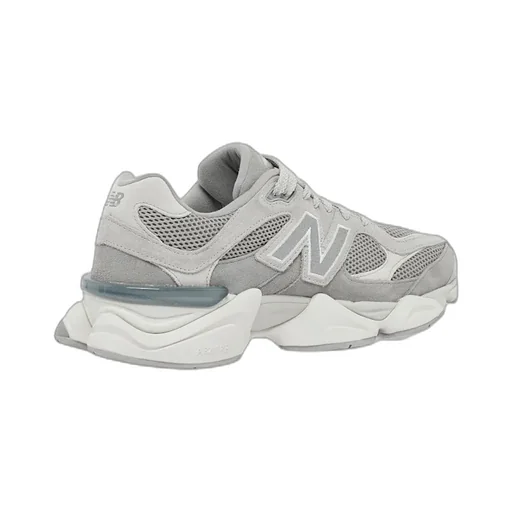 9060 Logo-Detail Sneakers