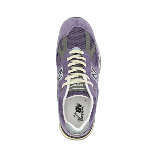 991V2 Lace-Up Sneakers