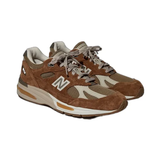 991V2 Lace-Up Sneakers