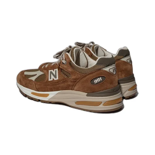 991V2 Lace-Up Sneakers