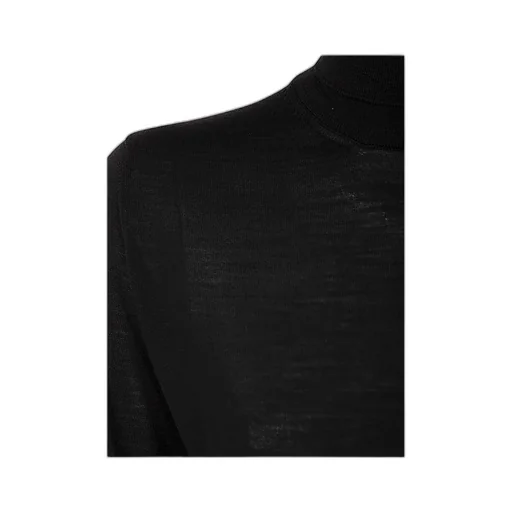 High-Necked Long-Sleeved Sweater