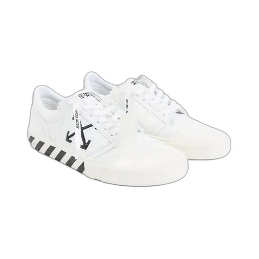 Arrow Motif Lace-Up Sneakers
