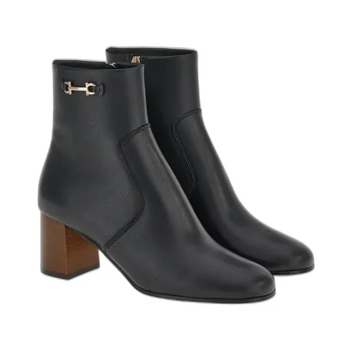 Logo Boots