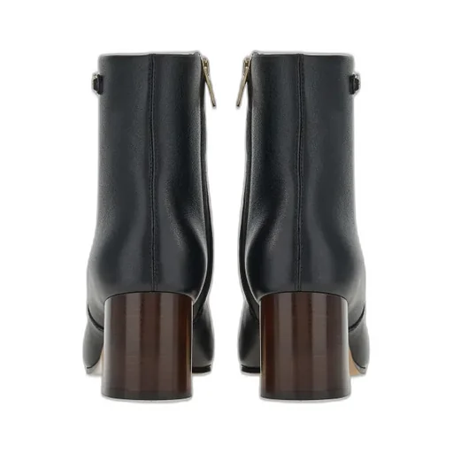 Logo Boots