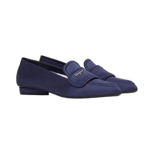 Logo Pointed Loafers