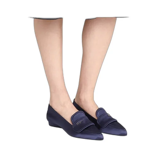 Logo Pointed Loafers