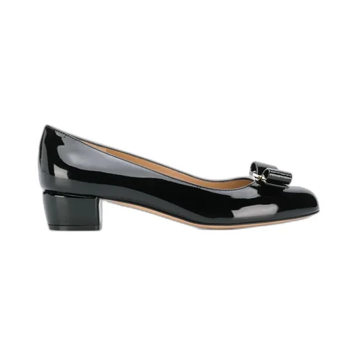 Vara Bow Detailed Pumps