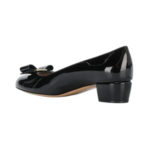Vara Bow Detailed Pumps