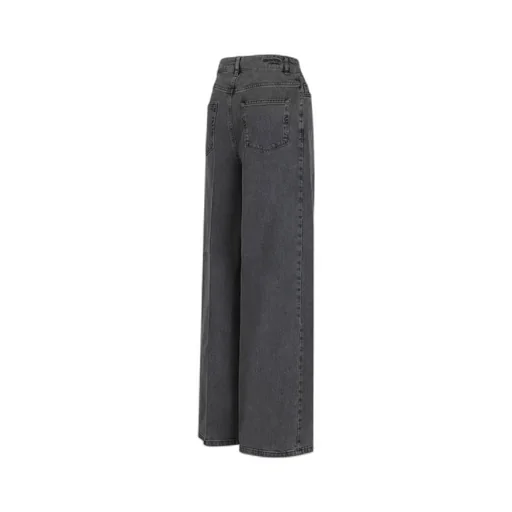 Wide-Leg Jeans