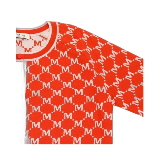 Long-Sleeved Knitwear