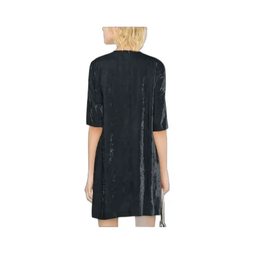 Short-Sleeved Round Neck Dress